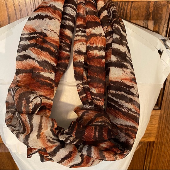 3 Oblong Scarf Assortment Brown Neutral - Picture 9 of 10